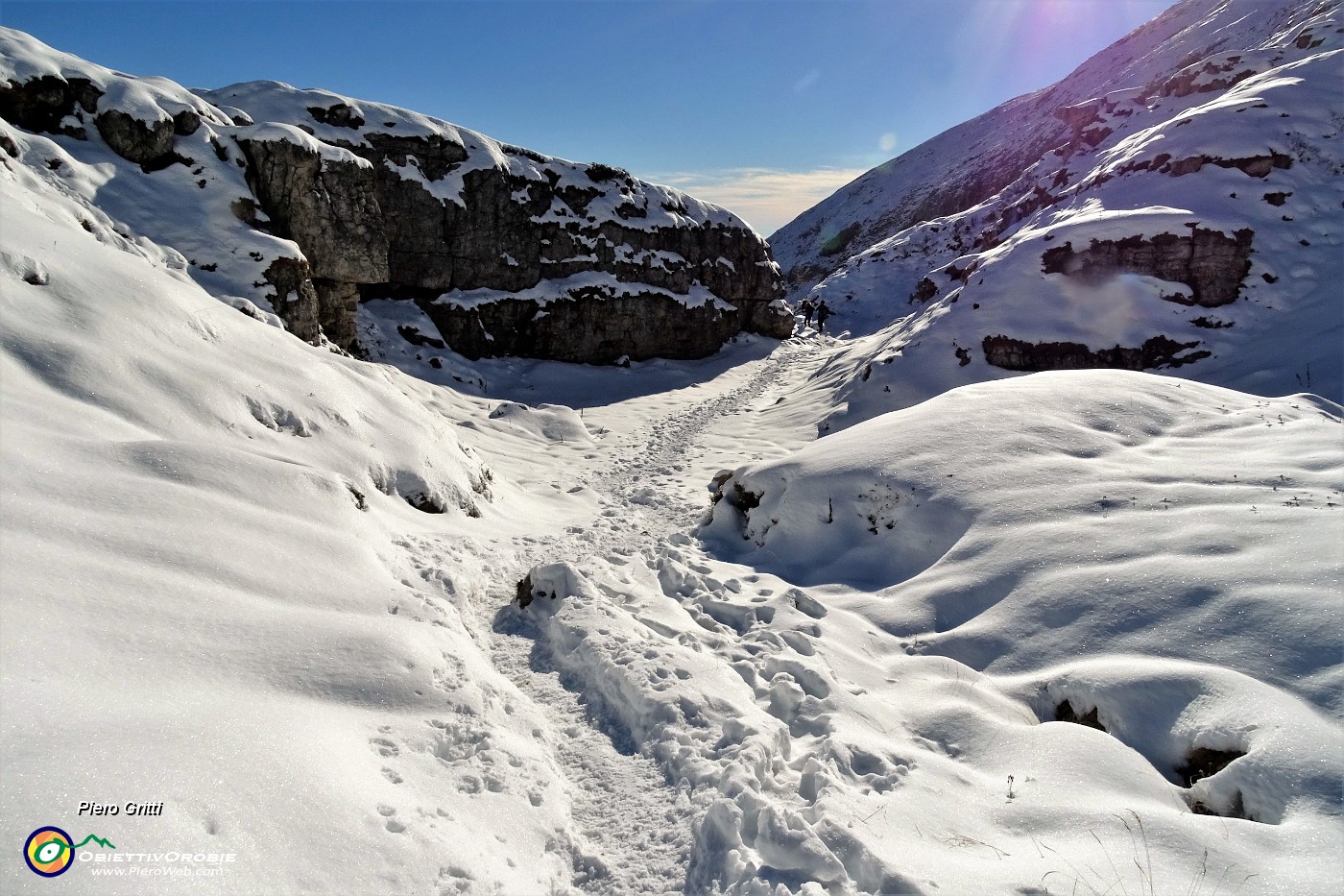65 In discesa dalla Bocchetta di Cima Grem verso il Bivacco Mistri.JPG -                                